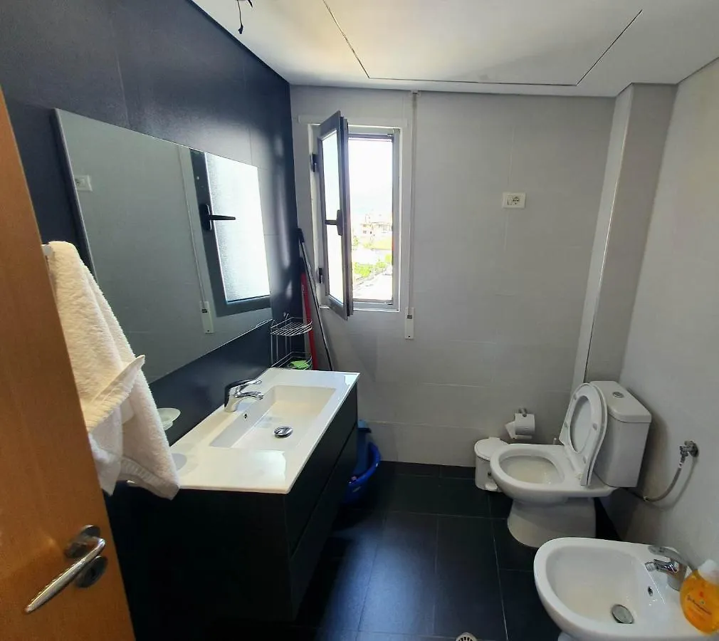 Mountain Meets Sea-Spectacular View In Orikum Apartment Albanien