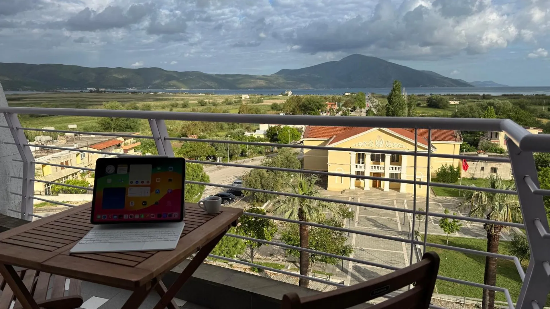 Mountain Meets Sea-Spectacular View In Orikum Apartment