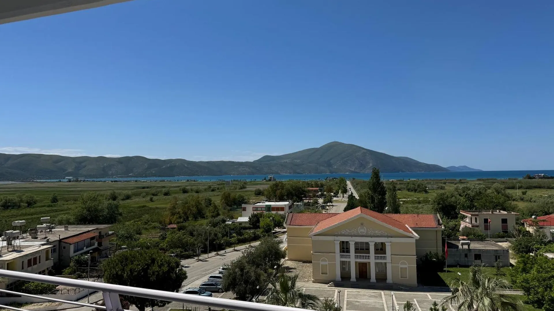 Mountain Meets Sea-Spectacular View In Orikum Apartment Albanie